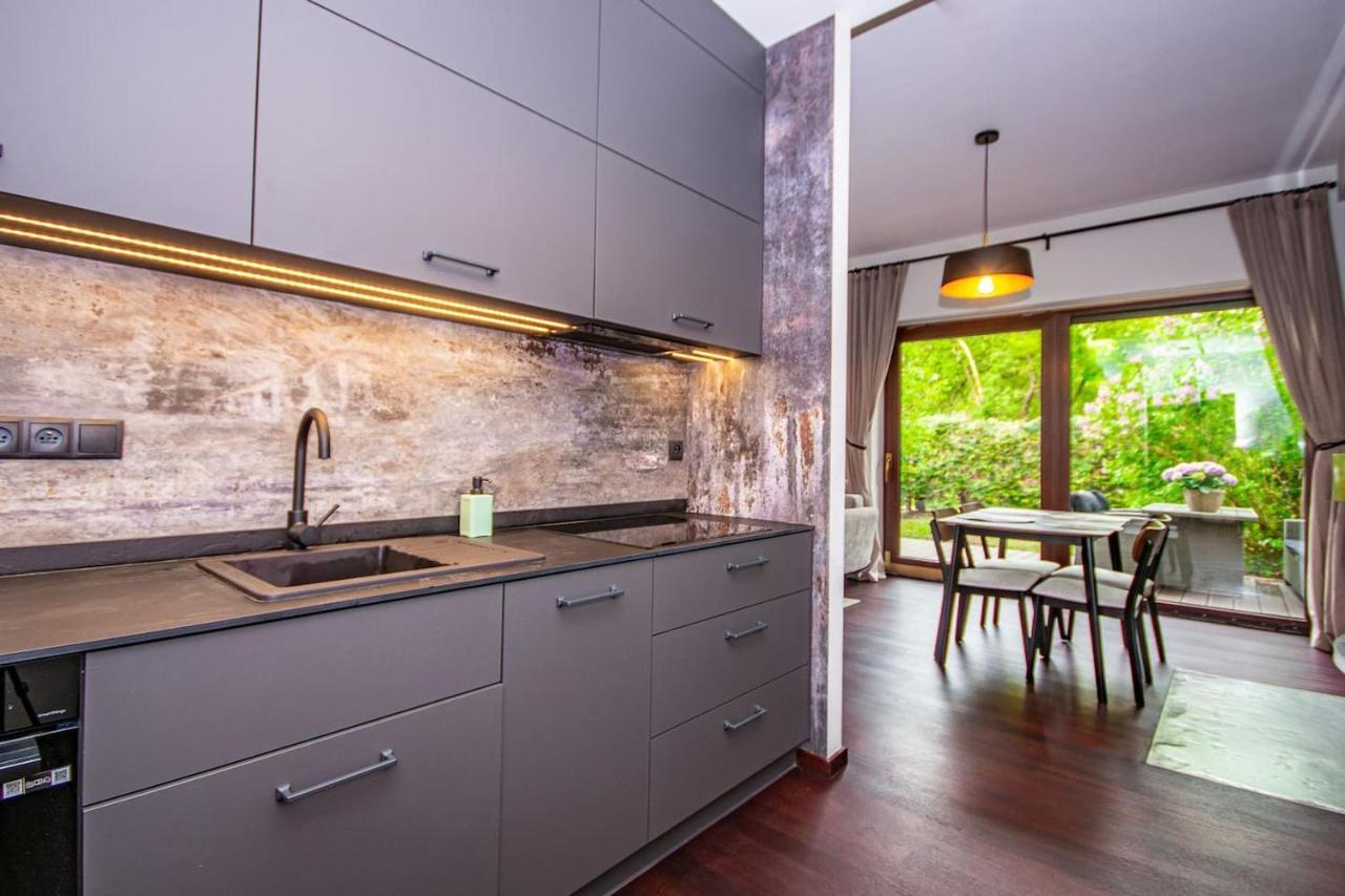 Inpoint 2-Bedrooms Apartment With Private Garden And Free Parking Krakau Exterior foto